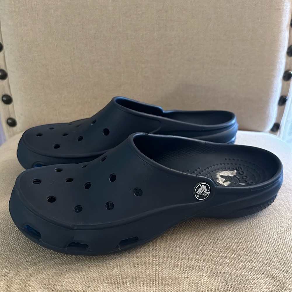 CROCS Women's Navy Clogs